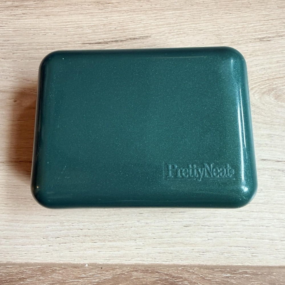 Pretty Neat Green Vintage Soap Container Travel Plastic